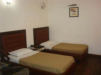 Hotel Metro Continental Delhi  Exterior photo